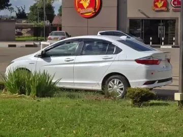 Picture of Honda Grace 2018