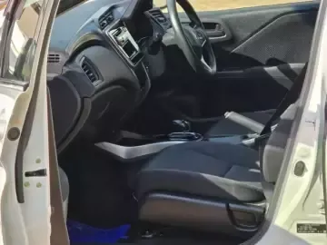Picture of Honda Grace 2018