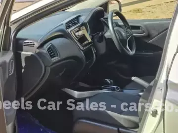 Picture of Honda Grace 2018