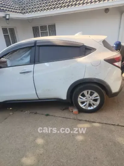 Picture of HONDA VEZEL WRECK FOR SALE (WHITE)