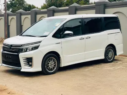 Picture of Toyota Voxy 2018
