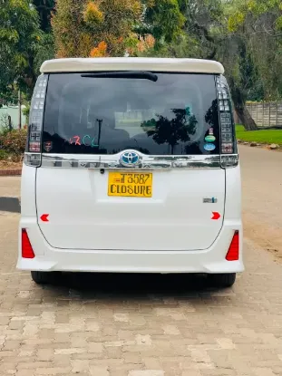 Picture of Toyota Voxy 2018