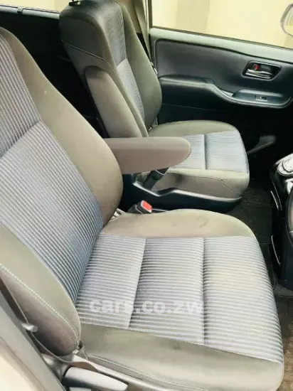 Picture of Toyota Voxy 2018