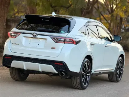 Picture of Toyota Harrier 2016