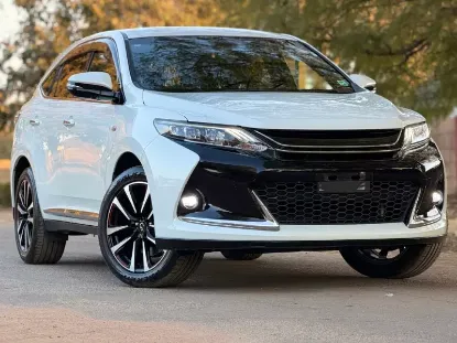 Picture of Toyota Harrier 2016