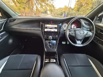 Picture of Toyota Harrier 2016