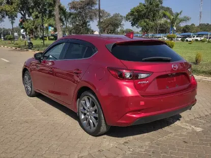 Picture of Mazda Axela 2017