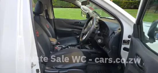 Picture of Nissan Navara 2022