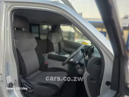 Picture of Nissan NV350 2020