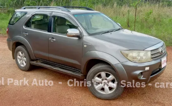 Picture of Toyota Fortuner 2009