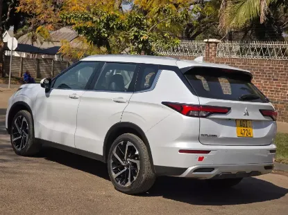 Picture of Mitsubishi Outlander 2022