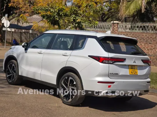 Picture of Mitsubishi Outlander 2022