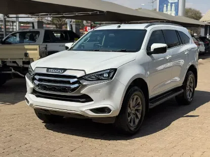 Picture of Isuzu Mu-X 2021
