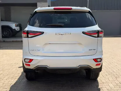 Picture of Isuzu Mu-X 2021