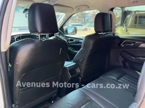 Picture of Isuzu Mu-X 2021