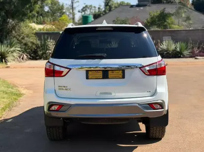 Picture of Isuzu Mu-X 2019