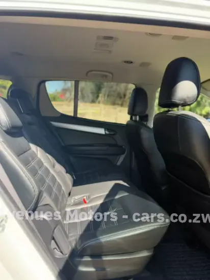 Picture of Isuzu Mu-X 2019