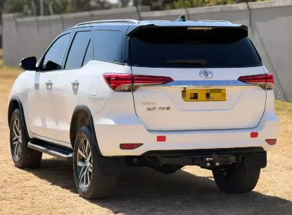 Picture of Toyota Fortuner 2017