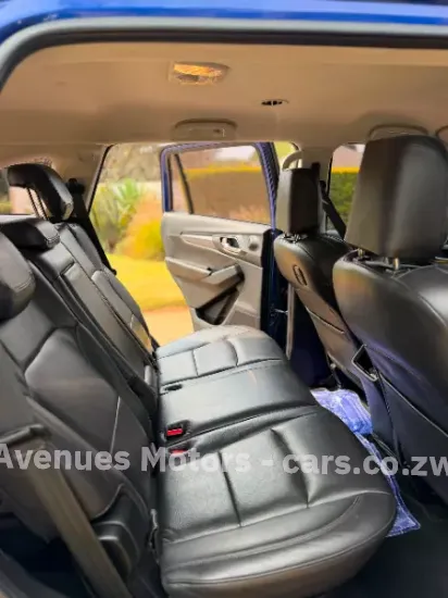 Picture of Isuzu Mu-X 2023