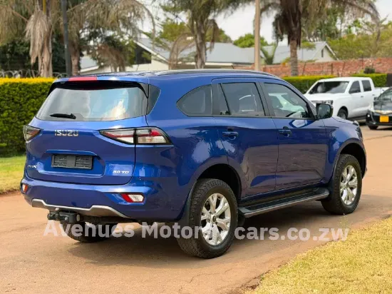 Picture of Isuzu Mu-X 2023