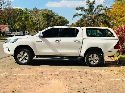 Picture of Toyota Hilux 2017