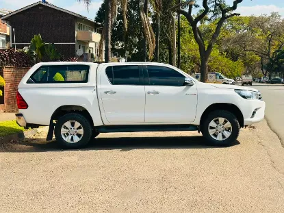 Picture of Toyota Hilux 2017