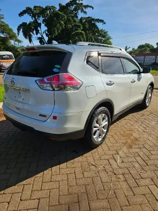 Picture of Nissan Non hybrid 2016