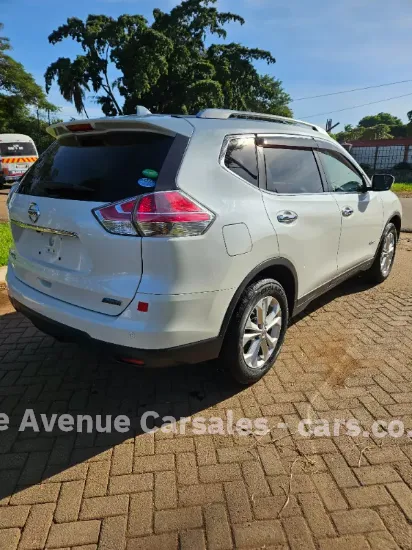 Picture of Nissan Non hybrid 2016