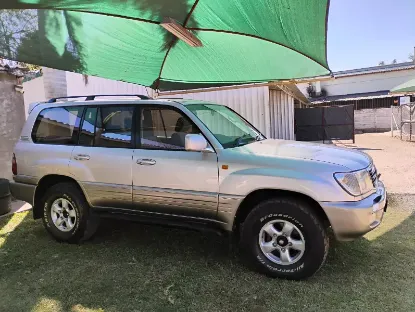 Picture of Toyota Land Cruiser 2000