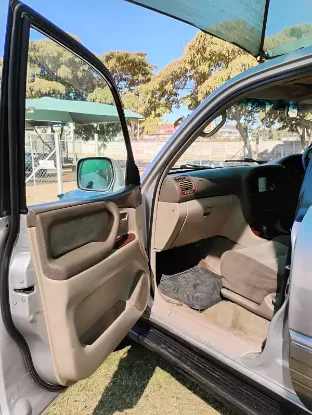 Picture of Toyota Land Cruiser 2000