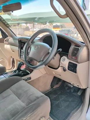 Picture of Toyota Land Cruiser 2000