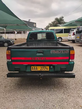 Picture of Mazda B2500 1997