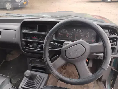Picture of Mazda B2500 1997