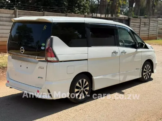 Picture of Nissan Serena 2017