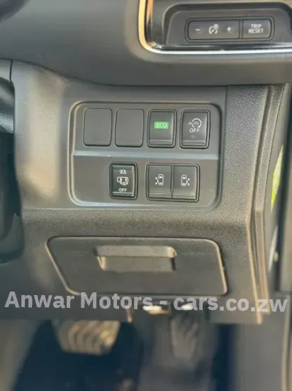 Picture of Nissan Serena 2017