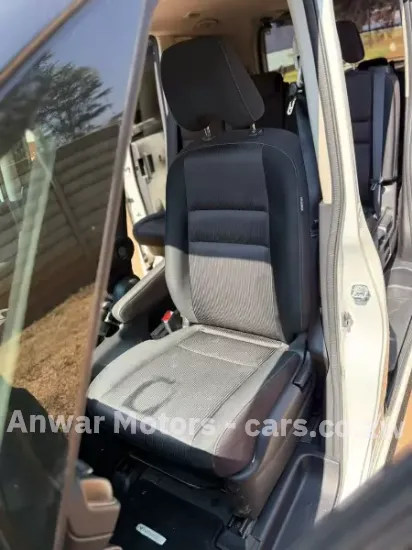 Picture of Nissan Serena 2017