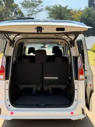 Picture of Nissan Serena 2017