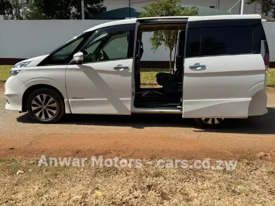 Picture of Nissan Serena 2017