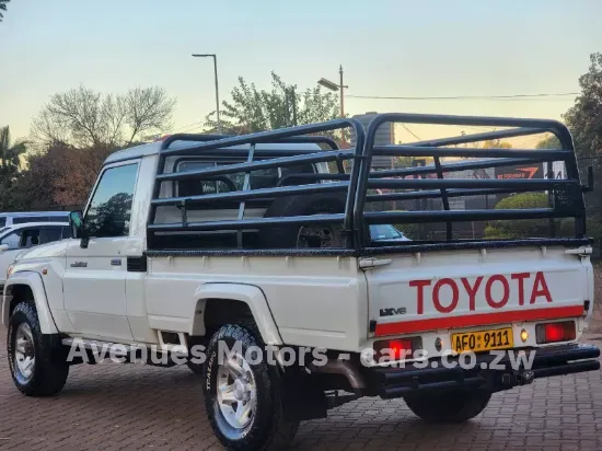 Picture of Toyota Land Cruiser 2015