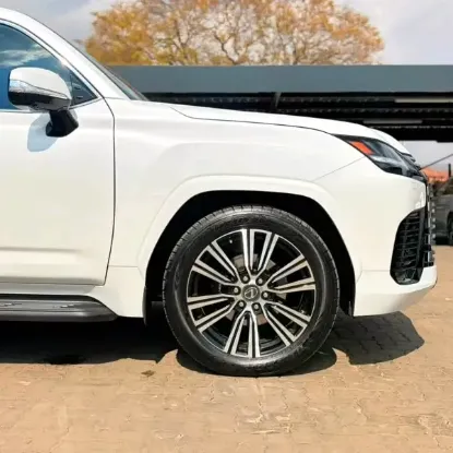 Picture of Lexus LX 2024