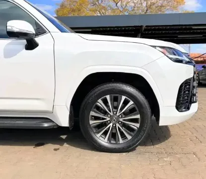 Picture of Lexus LX 2024