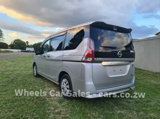 Picture of Nissan Serena 2016