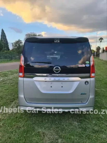 Picture of Nissan Serena 2016