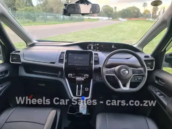 Picture of Nissan Serena 2016