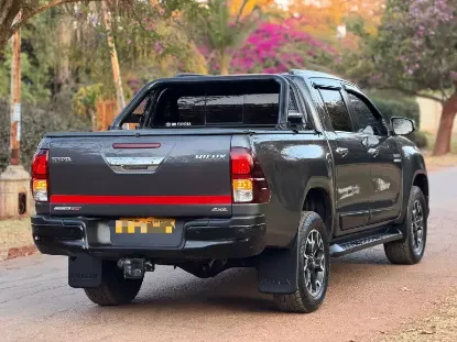 Picture of Toyota Hilux 2020