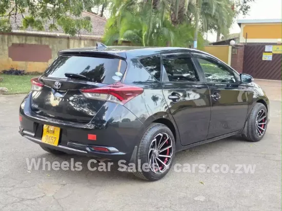 Picture of Toyota Auris 2016