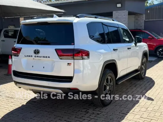Picture of Toyota Landcruser 2024