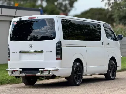 Picture of Toyota Hiace 2016