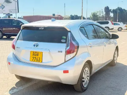 Picture of Toyota Aqua 2016