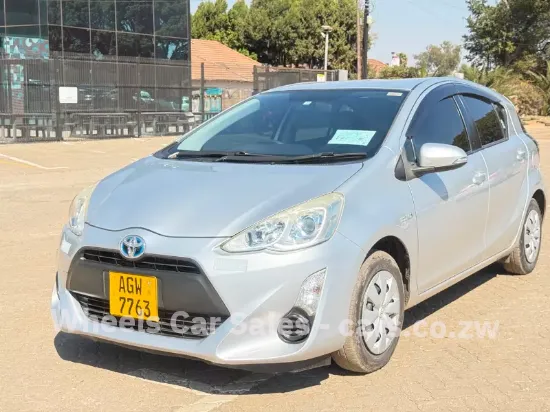Picture of Toyota Aqua 2016